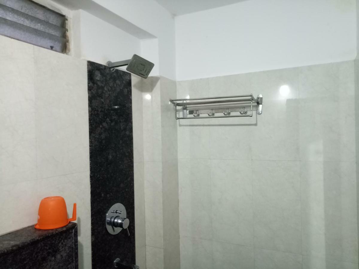 Assam Jatri Niwas Hotel Puri Kültér fotó